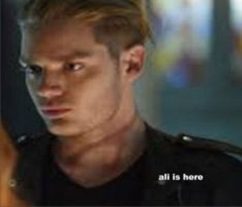 107053673_KCEMDLQ3 - shadowhunters