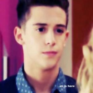 102854817_APXYEJR - federico - alitv - pmdm