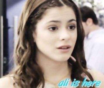 105070389_QPLNWEB - violetta - alitv - pmdm