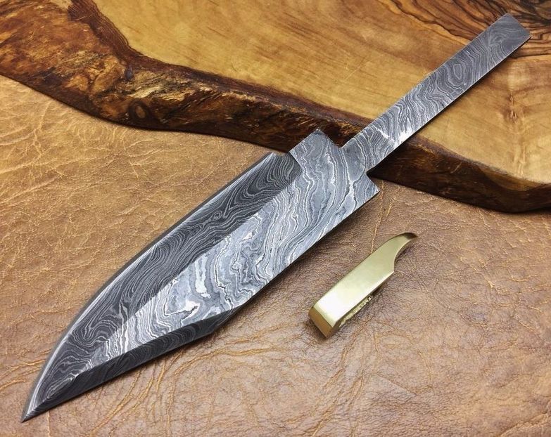 Lama de Damasc_MODEL 2 - LAME DE CUTIT CALITATIVE PT MANOPERA PROPRIE