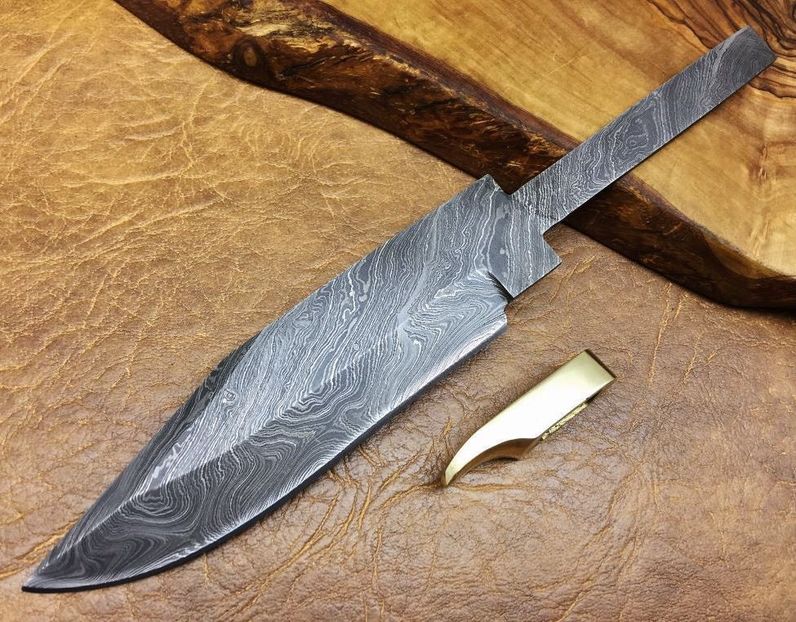 Lama de Damasc_MODEL 2 - LAME DE CUTIT CALITATIVE PT MANOPERA PROPRIE