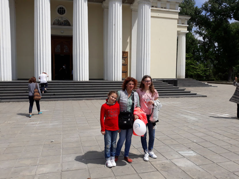 20180512_chisinau in fata catedralei parc central - in Republica Moldova