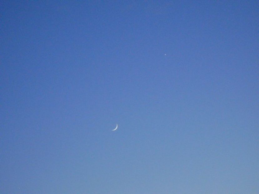 Luna Noua in conjunctie cu Venus - Luna - Soarele si norii - 1