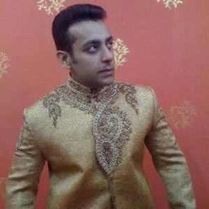 HUSNAIN SALEEM - HUSNAIN SALEEM DUBLURA LUI SALMAN KHAN - BĂIATUL CARE ARATĂ APROAPE LA FEL CA SALMAN KHAN