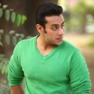 HUSNAIN SALEEM - HUSNAIN SALEEM DUBLURA LUI SALMAN KHAN - BĂIATUL CARE ARATĂ APROAPE LA FEL CA SALMAN KHAN