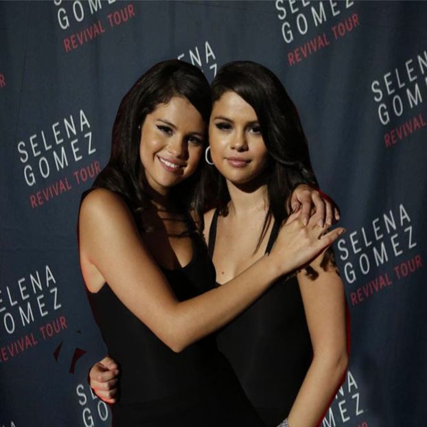  - Selena twins - 01