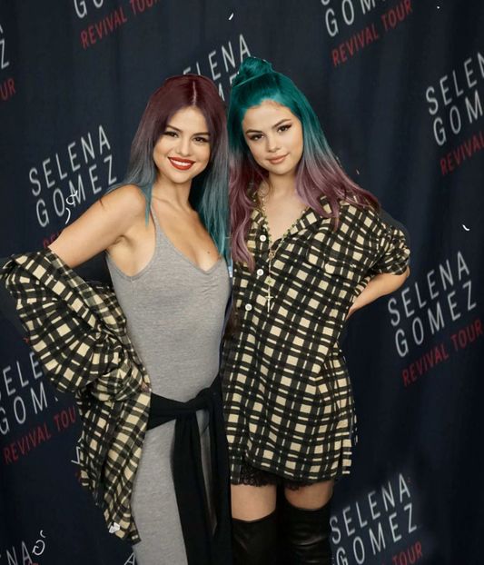  - Selena twins - 01