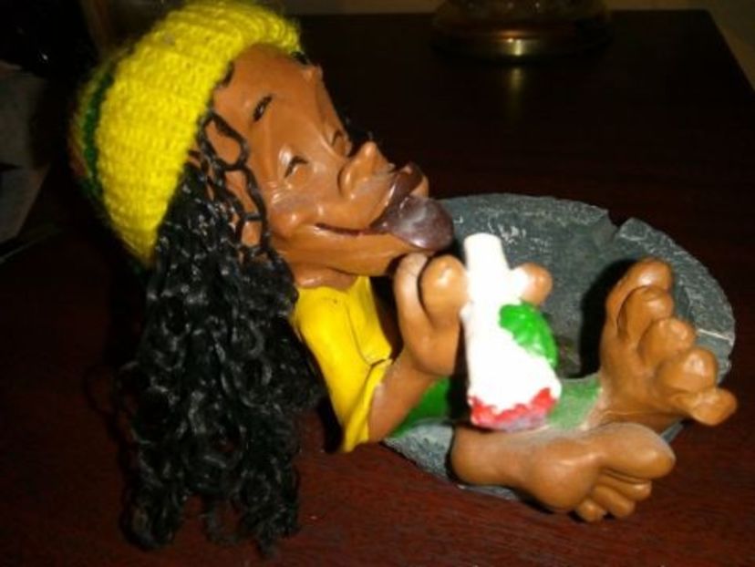 temp0 - Scrumieră Rara cu Renumitul Bob Marley Jamaica