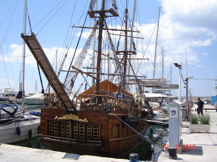  - 2018 mai Atena camera