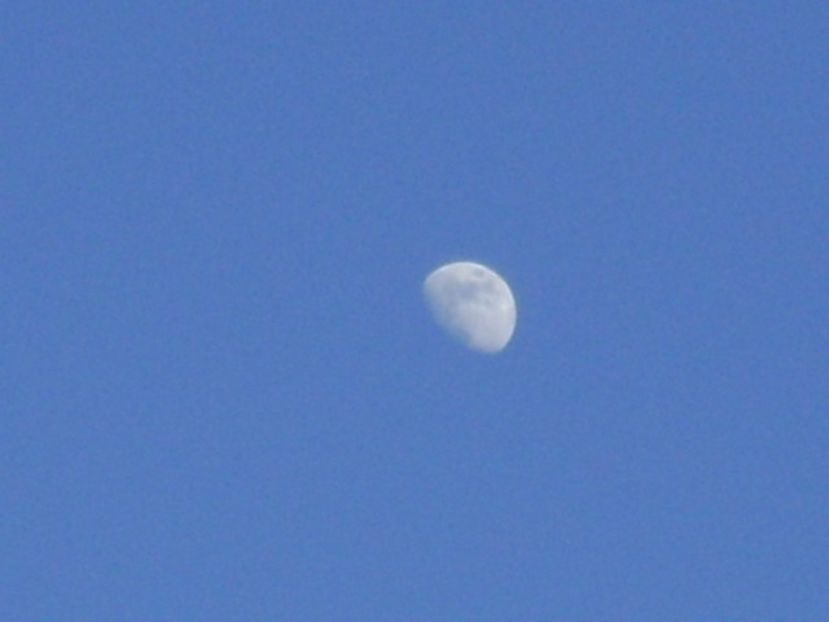 Luna in crestere in Balanta - Luna - Soarele si norii - 1