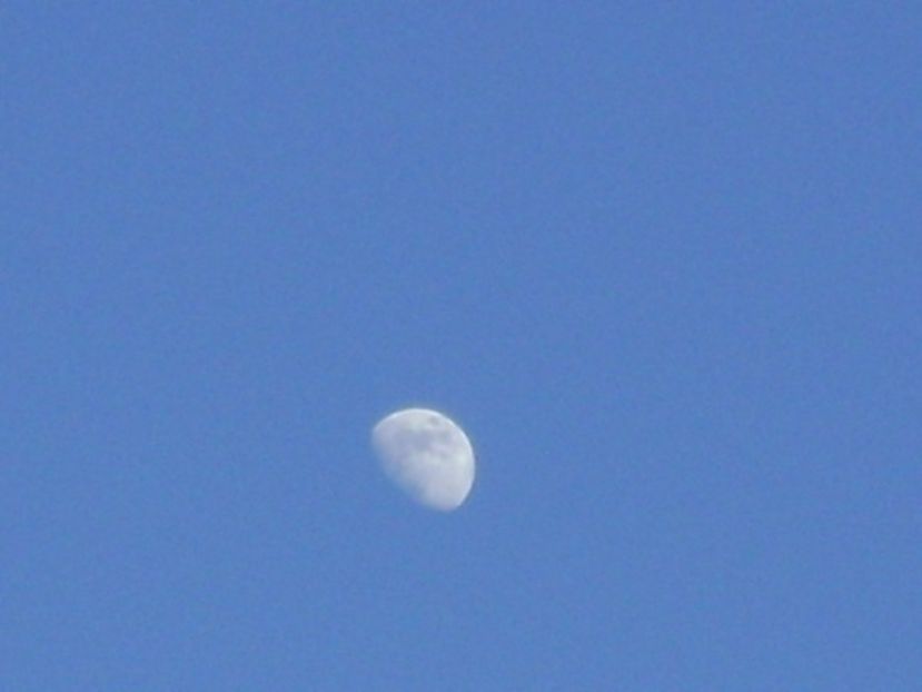 Luna in crestere in Balanta - Luna - Soarele si norii - 1