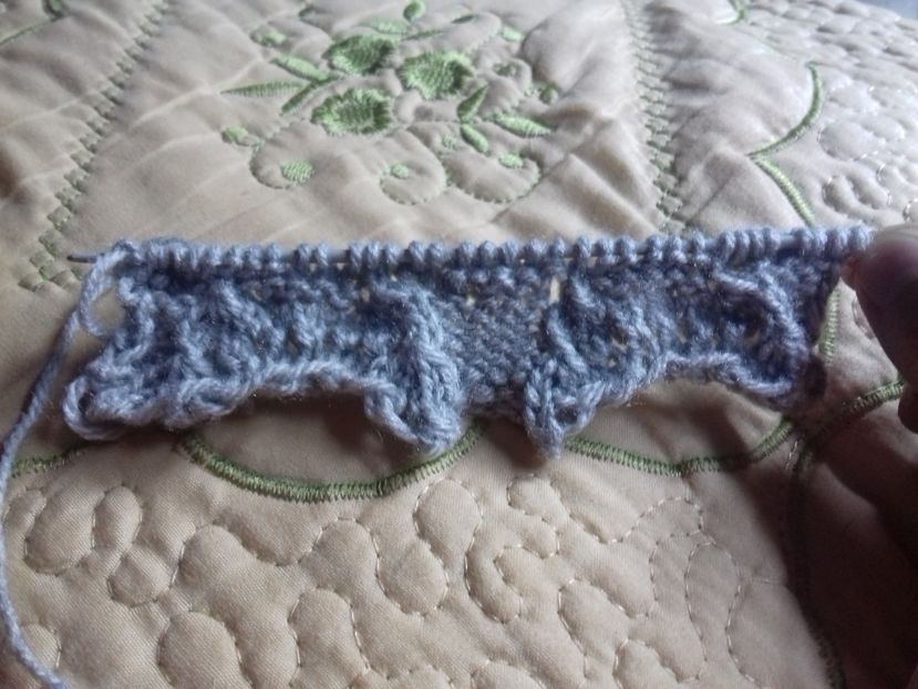 Model cosulet cu flori - Tricotaj - Lucrarile mele