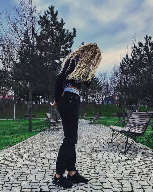 Cronica Carcotasilor - Cronica Carcotasilor Part 1