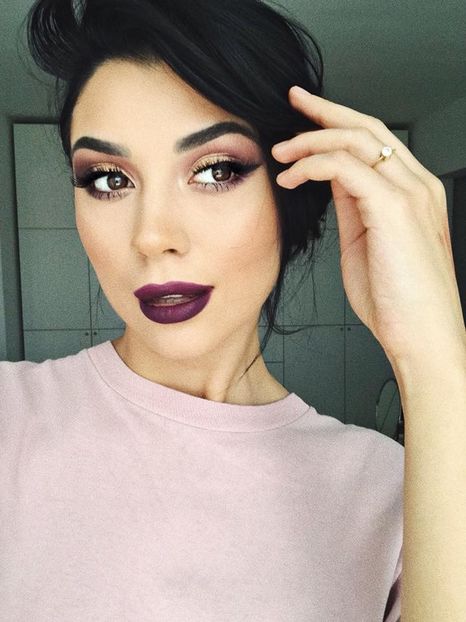 Cronica Carcotasilor - Cronica Carcotasilor Part 1