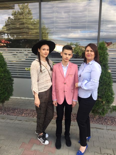 090F37AF-09A0-41BC-9750-0F4A4040FB68 - copiii mei