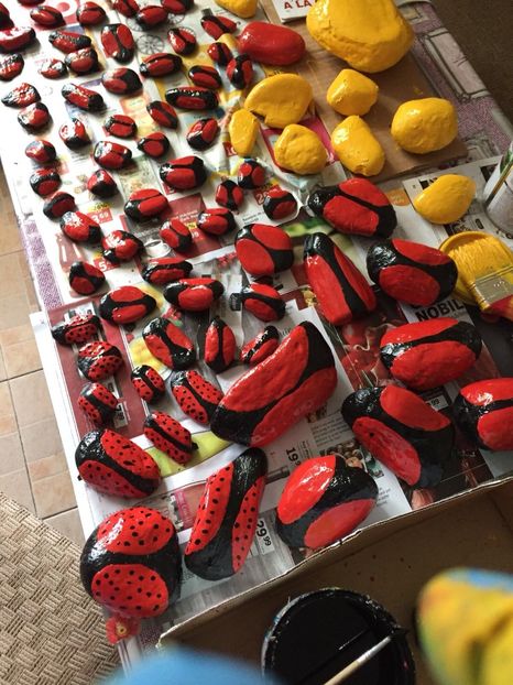 43ecf7b3-ba1f-48aa-a311-a384729a4717 - Decor ptr gradină facute de mine