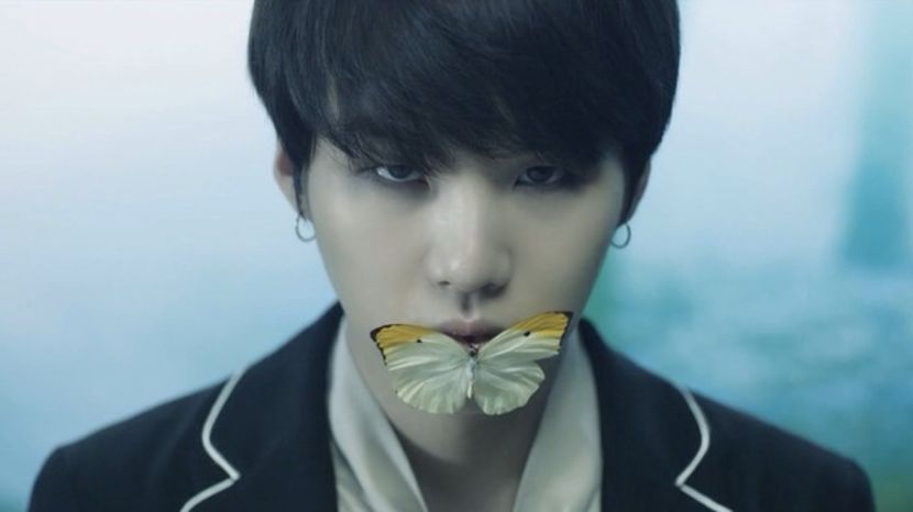  - - 6 - Hello BTS !