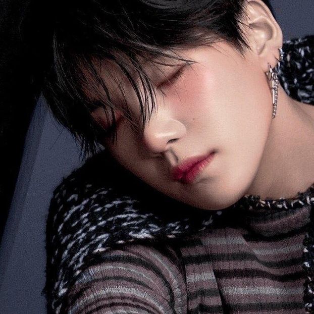  - - 6 - Hello BTS !