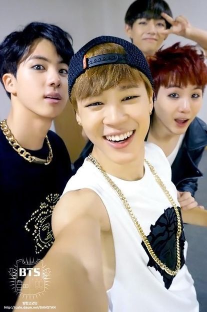  - - 6 - Hello BTS !