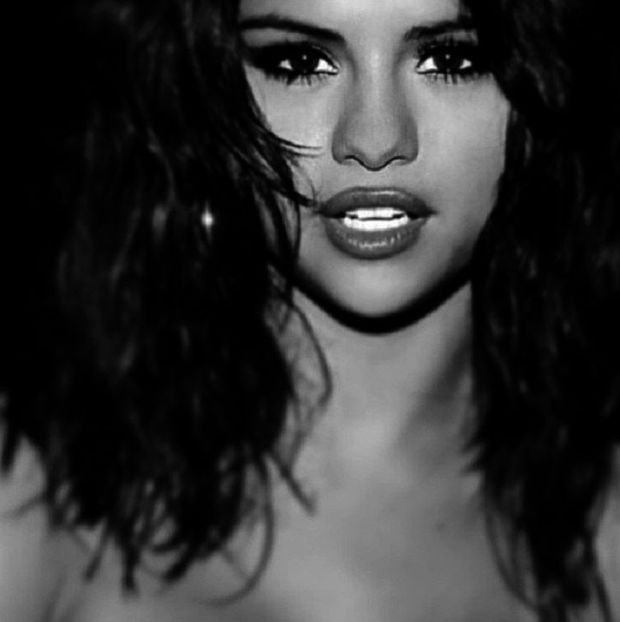  - 01aa Selena - 01
