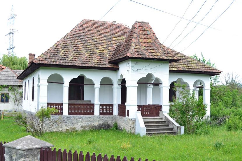 casa din Horezu 2 - case si locuinte