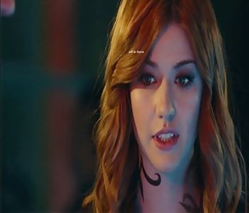 110968205_MNUTMVJ3 - shadowhunters