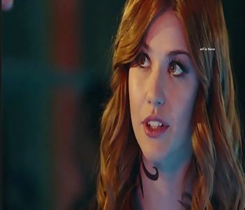 110968225_QYRZOPT3 - shadowhunters