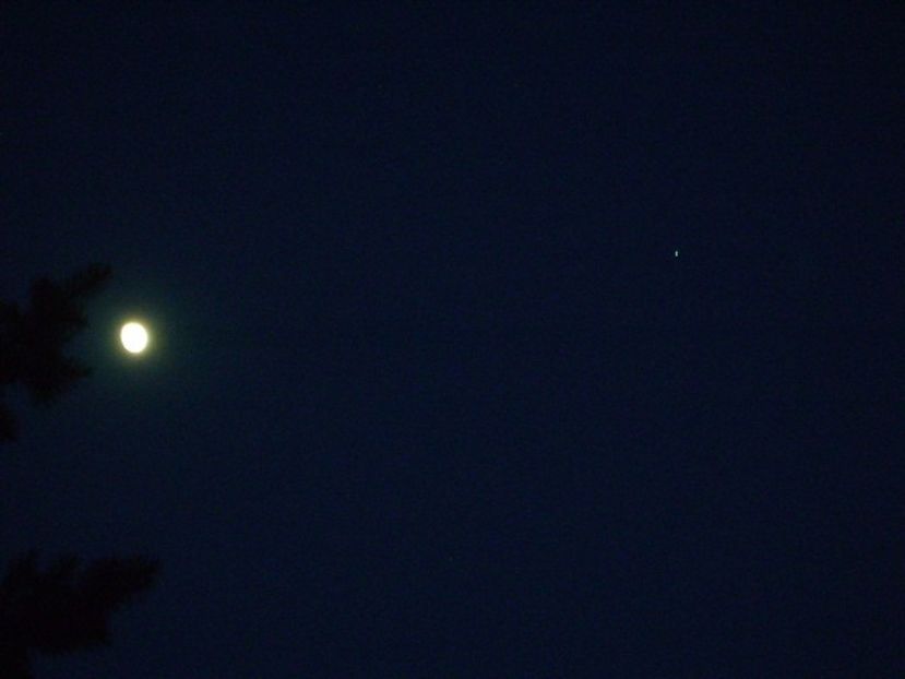 Conjunctie Luna - Jupiter in Scorpion - Luna - Soarele si norii - 1