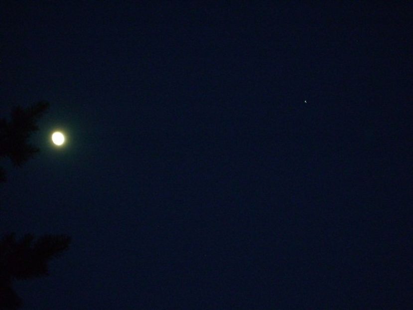 Conjunctie Luna - Jupiter in Scorpion - Luna - Soarele si norii - 1