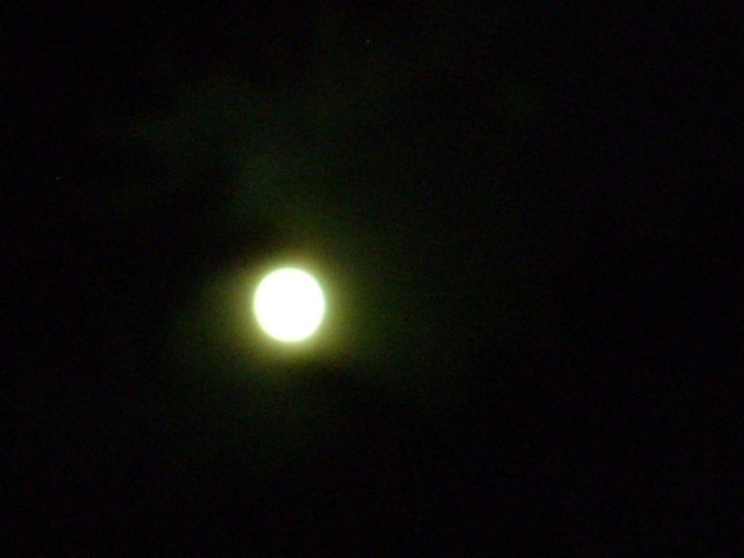 Luna in crestere in Sagetator - Luna - Soarele si norii - 1