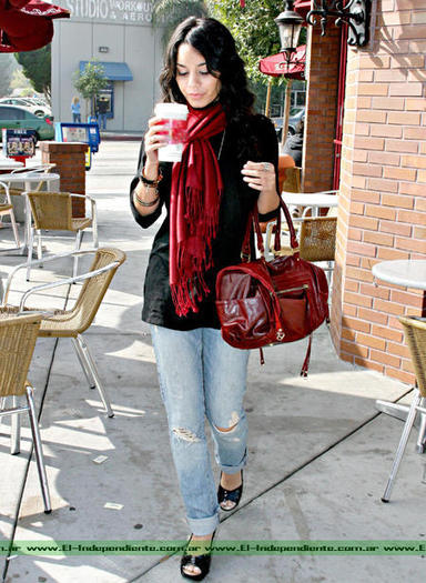 Vanessa Hudgens (58)