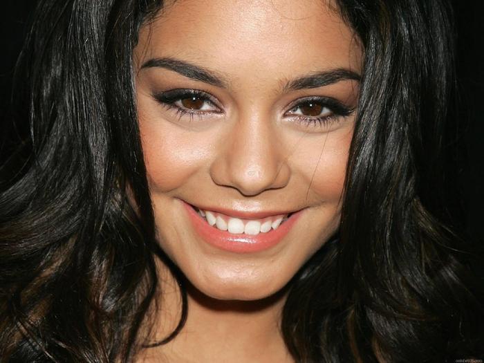 Vanessa Hudgens (72)