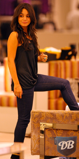 Vanessa Hudgens (94)