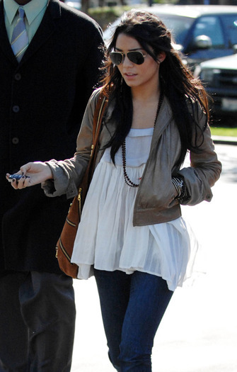 Vanessa Hudgens (102)