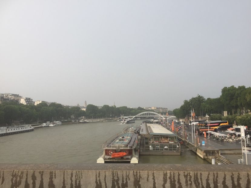  - Parij