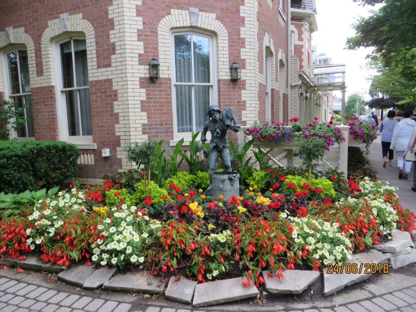  - Canada1_Toronto_ Niagara_ 1000 Islands _Montreal