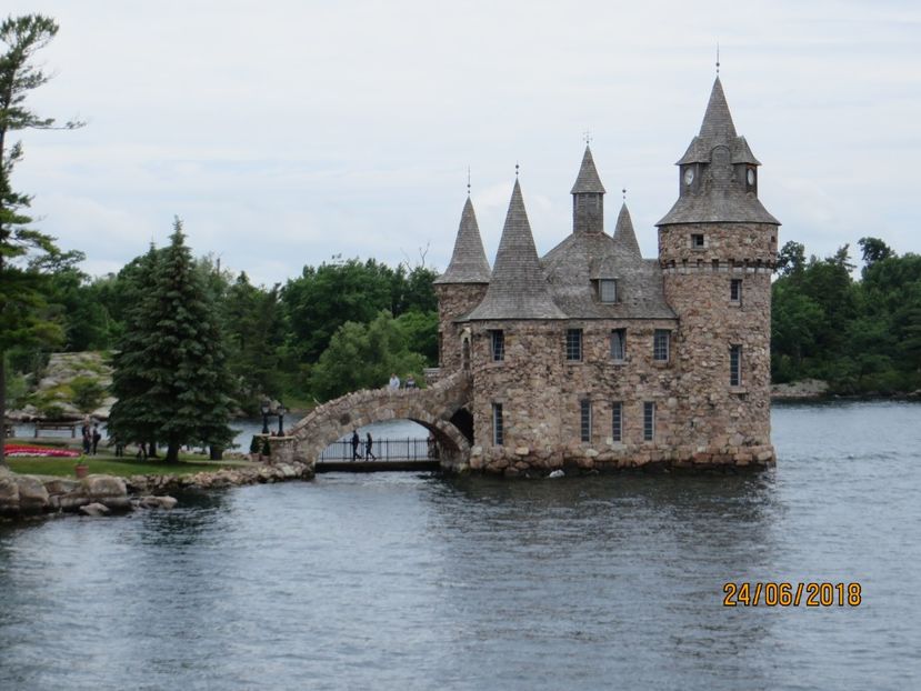  - Canada1_Toronto_ Niagara_ 1000 Islands _Montreal
