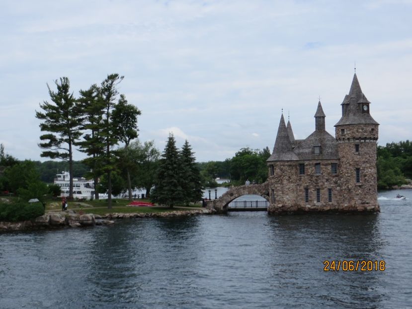  - Canada1_Toronto_ Niagara_ 1000 Islands _Montreal