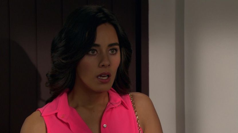 Sara - Esmeralda Pimentel