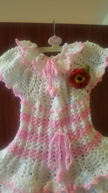  - Haine și jucării lucrate manual