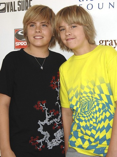 dylan-cole-sprouse-01_nc - Cole Sprouse