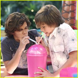 jake-austin-dylan-sprouse-bubble-challenge