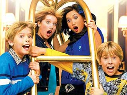 2241_THE SUITE LIFE OF ZACK AND CODY - Zack si Cody ce viata minunata