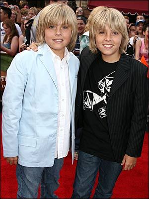 2947_stars-cole-dylan-sprouse-400a101106 - Zack si Cody ce viata minunata