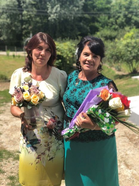 30E7ECBD-F7FB-4002-8DD8-974B3CDE220A - Eu cu familia