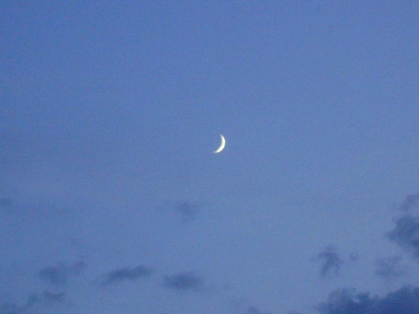 Luna noua in Fecioara - Luna - Soarele si norii - 1
