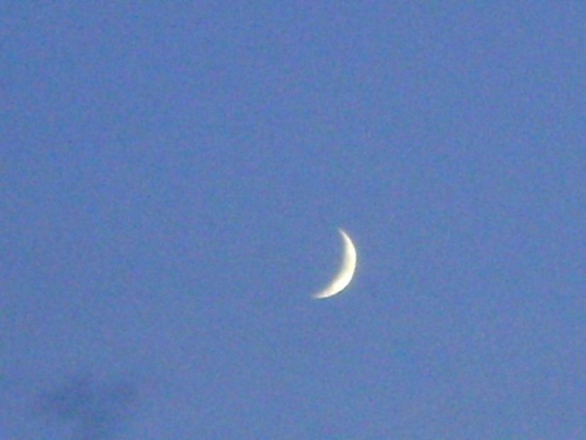 Luna noua in Fecioara - Luna - Soarele si norii - 1