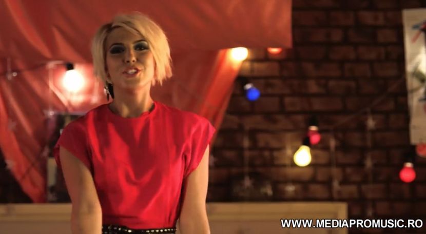 bandicam 2018-07-22 01-54-02-320 - 01a Love is music