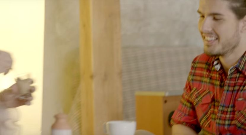 bandicam 2018-07-22 15-48-24-139 - 03 Beautiful Life