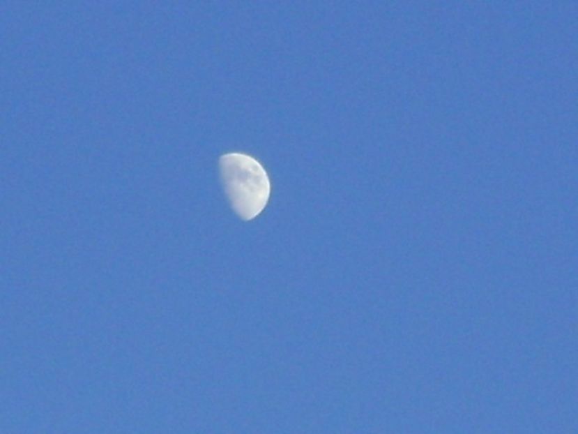 Luna in crestere in Balanta - Luna - Soarele si norii - 1